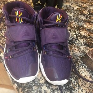 Men’s Kyrie 6 Enlightenment basketball shoe